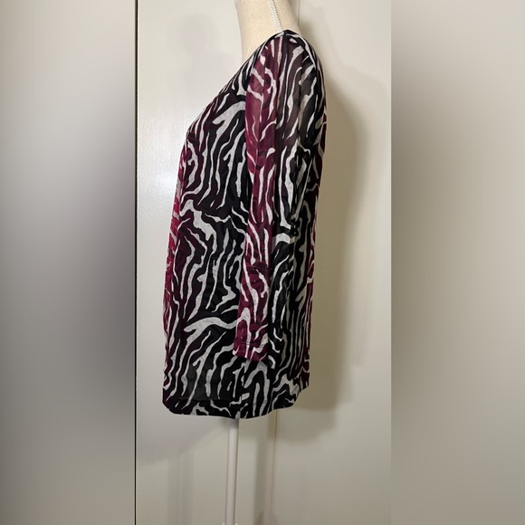 Chico’s size 3 Blouse Women’s Plus Size 16 Ombré Black and Pink Animal Print - Picture 4 of 7